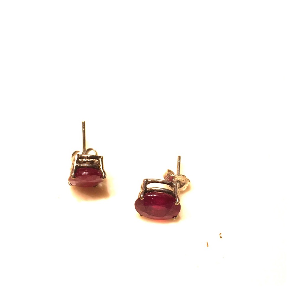 Four carat of authentic ruby earring